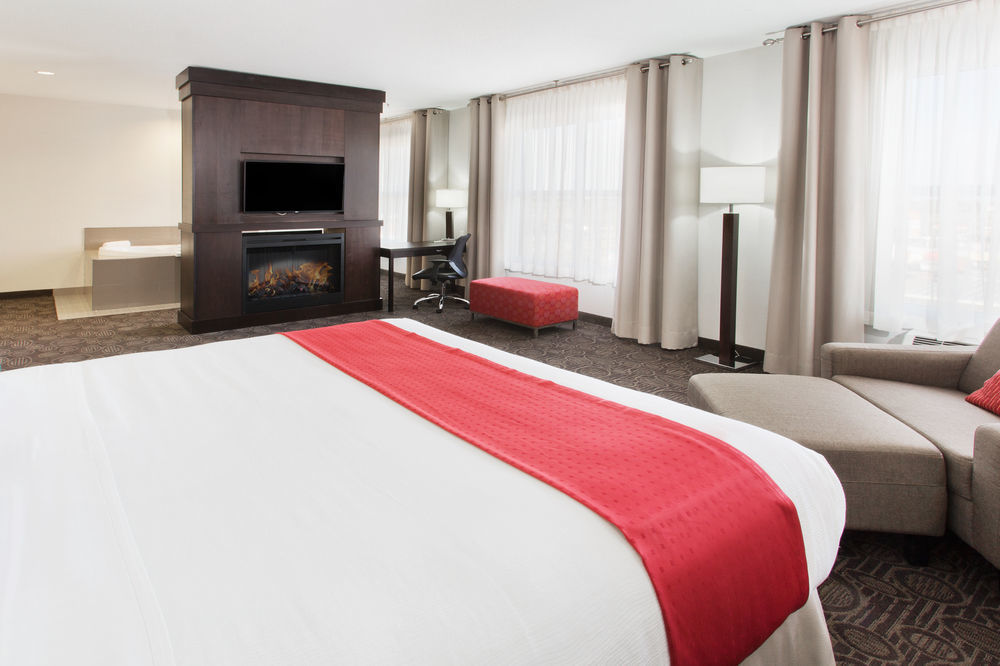 Holiday Inn Hotel & Suites Red Deer, An Ihg Hotel Exteriör bild